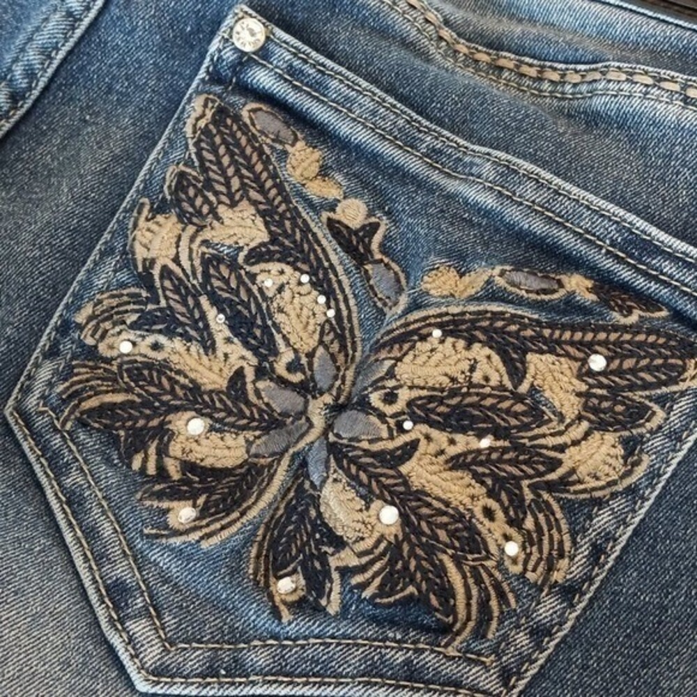 J For Justify Butterfly‎ Embroidered Bootcut Jeans Medium Wash Blue Size 3 03 - Picture 7 of 14